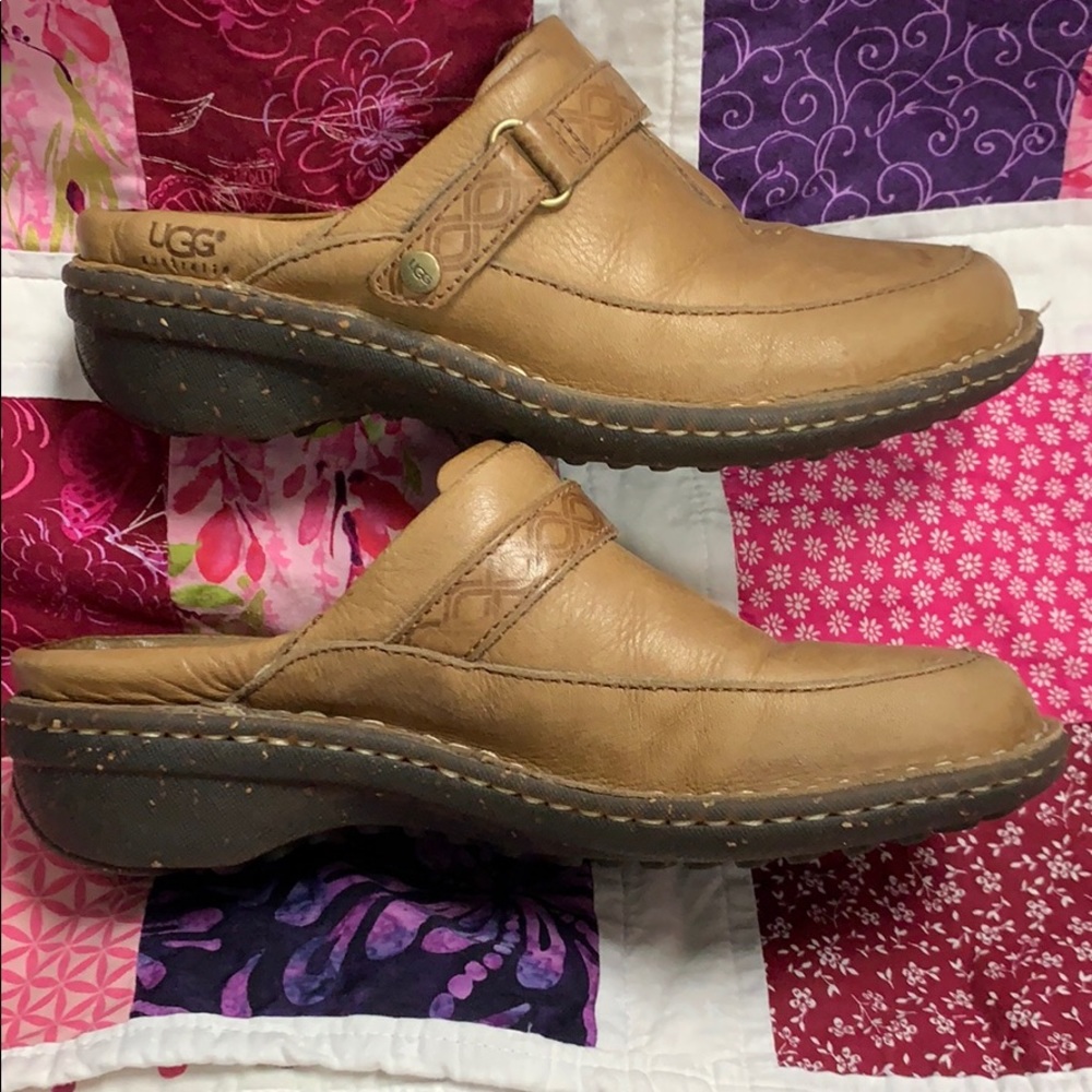Ugg clogs